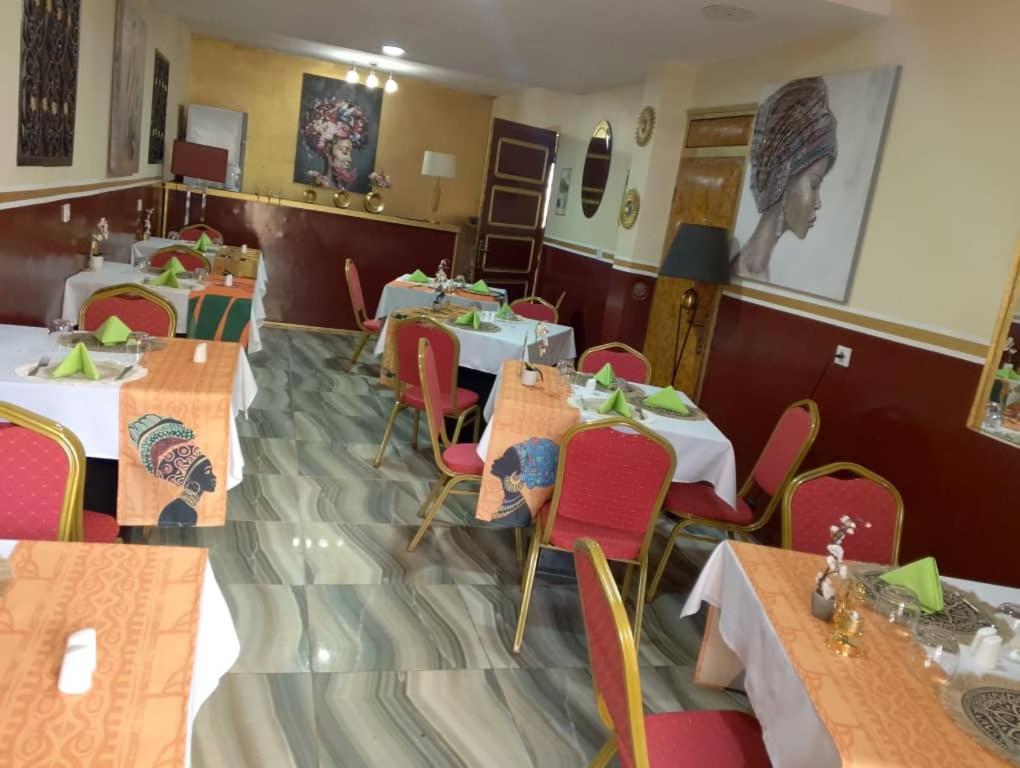 Tchang Hotel Restaurant Constellation מראה חיצוני תמונה