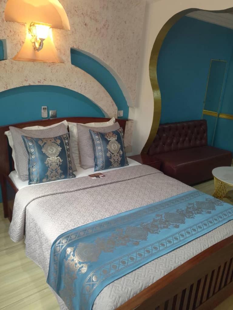 Tchang Hotel Restaurant Constellation מראה חיצוני תמונה