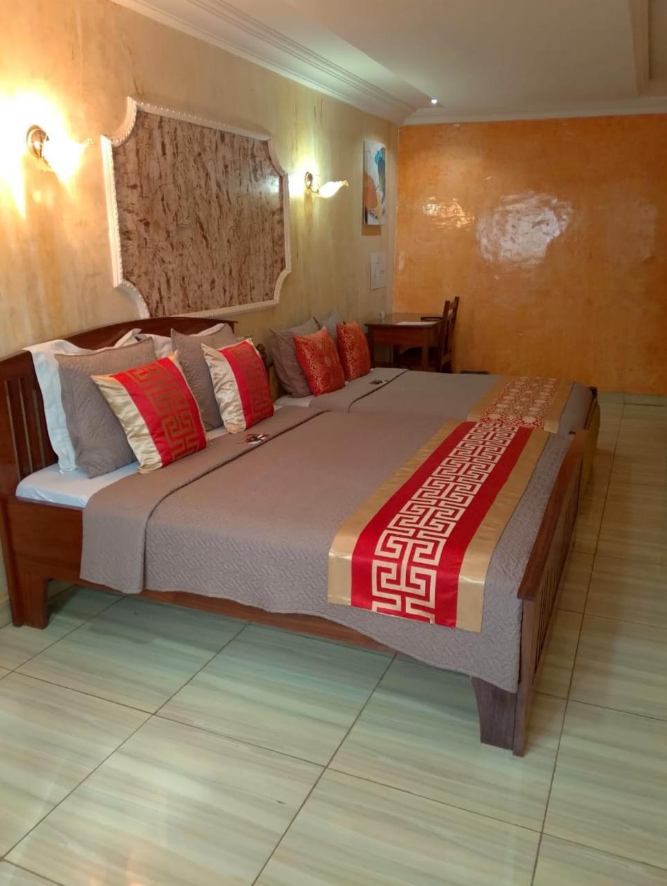 Tchang Hotel Restaurant Constellation מראה חיצוני תמונה